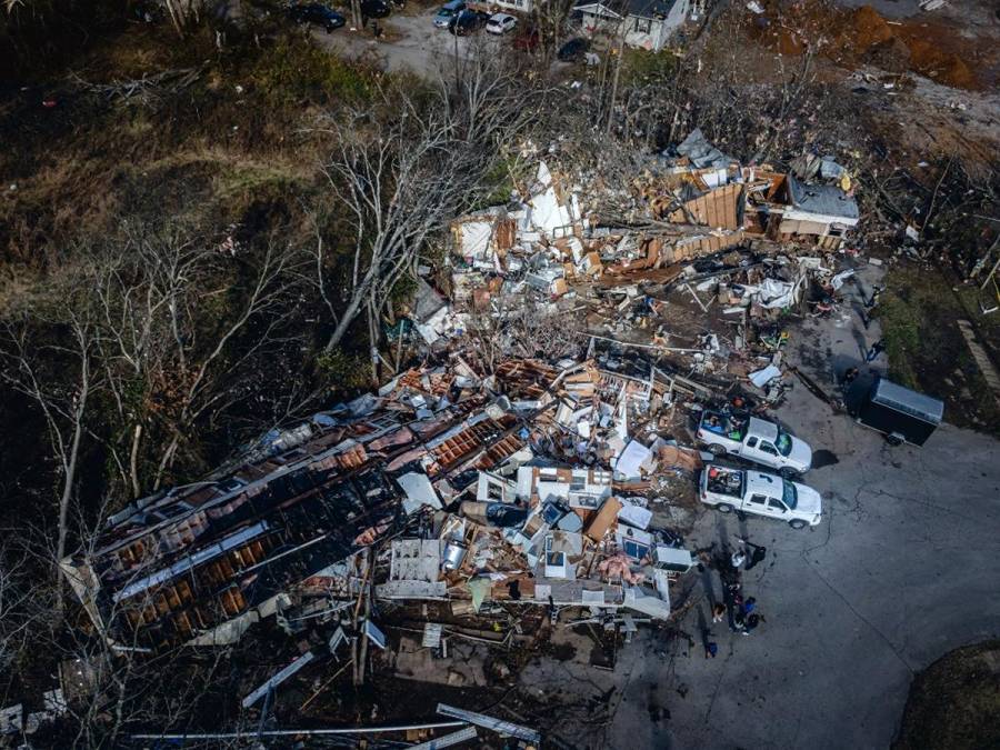 Destrozos que dejó un violento tornado en Tennessee; hay seis muertos