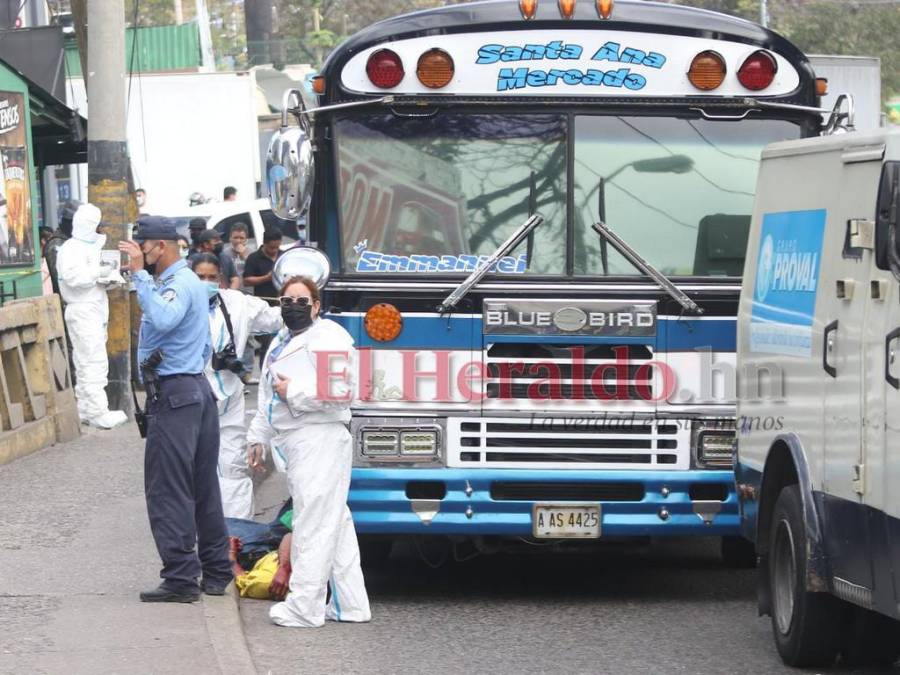 Desgarradoras imágenes que dejó la muerte de un joven tras pleito por un espejo retrovisor