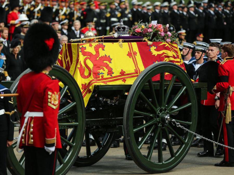 Lágrimas, dolor y una memorable despedida: así se vivió el funeral de la reina Isabel II