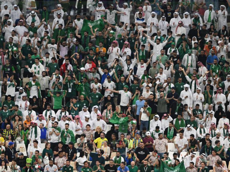 Rostros de dolor en aficionados tras eliminación de México en el Mundial de Qatar 2022
