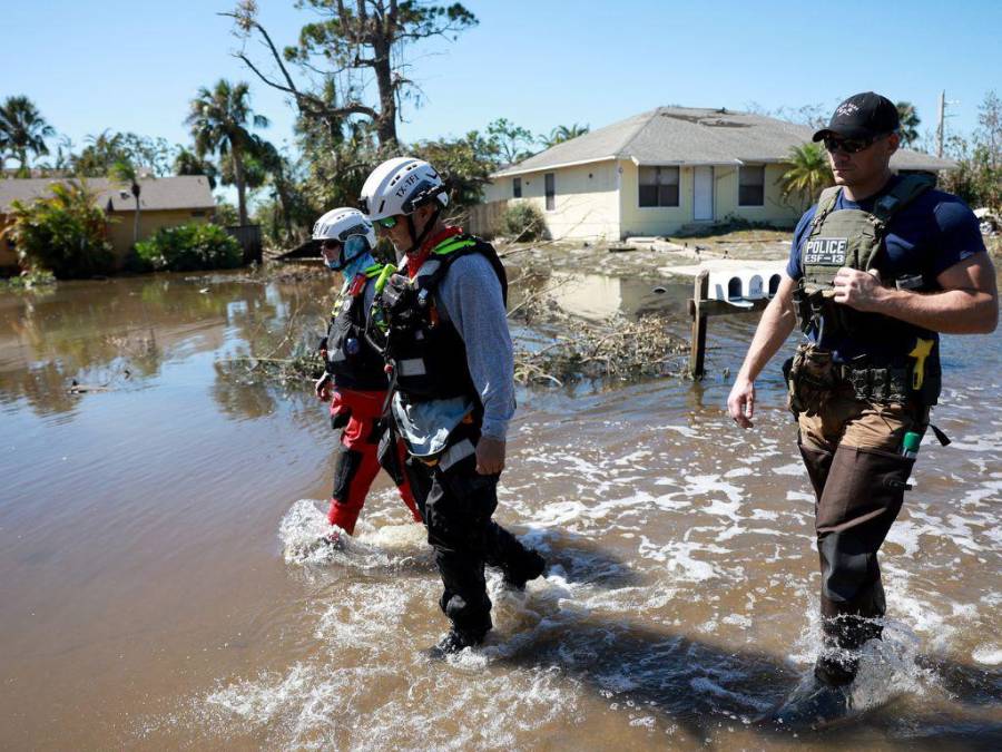 El huracán Ian deja miedo, inundaciones y árboles caídos en el suroeste de Florida