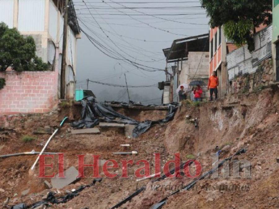 Se agudiza situación en la Guillén por fuertes lluvias producto de la tormenta Julia (Fotos)