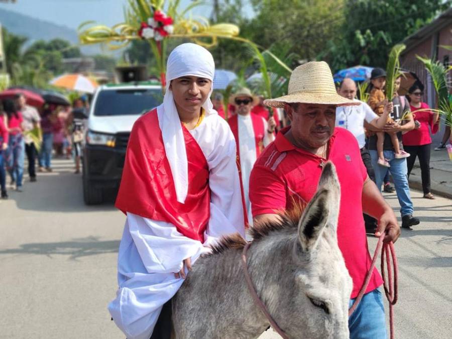 Así se vive el Domingo de Ramos en diferentes partes de Honduras