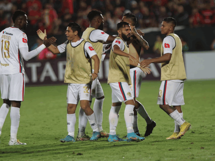 ¡Rey León! Imágenes del festejo de Olimpia tras ganar la Concacaf League 2022