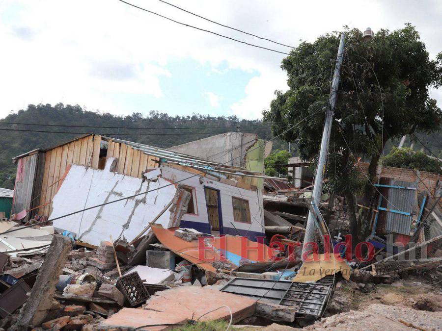 Tristeza, miedo y dolor por abandonar la zona: El drama de vecinos de colonia Guillén tras evacuar la zona de derrumbe