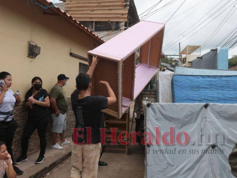 Familias evacuadas y al menos 10 viviendas afectadas: Los daños que provoca una falla geológica en la colonia Esperanza de Tegucigalpa