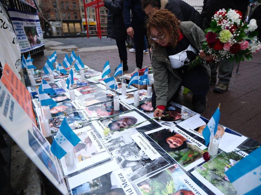 Con fotos de hondureños asesinados y pancartas: piden condena de JOH en Nueva York