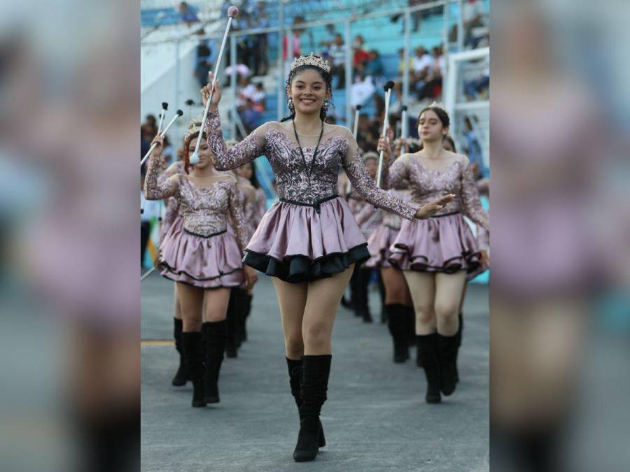 Los trajes más hermosos de las palillonas que desfilaron este 2023 en Honduras