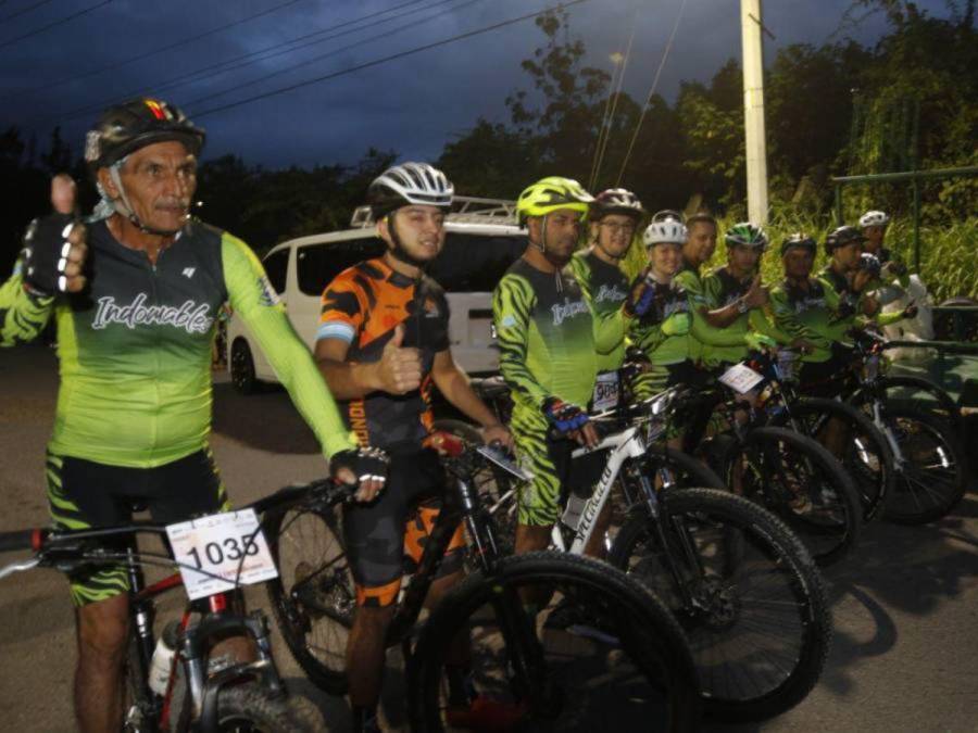 Las 30 mejores imágenes que dejó la undécima Vuelta Ciclística de EL HERALDO 2022