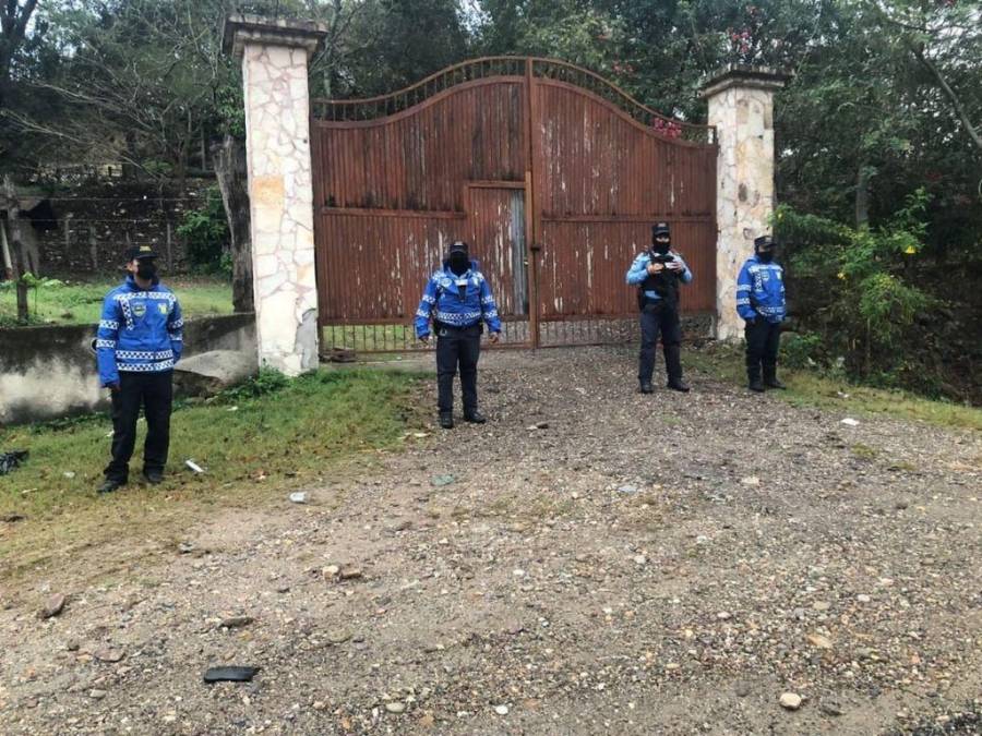 FOTOS: Autoridades resguardan bienes de JOH para evitar saqueos