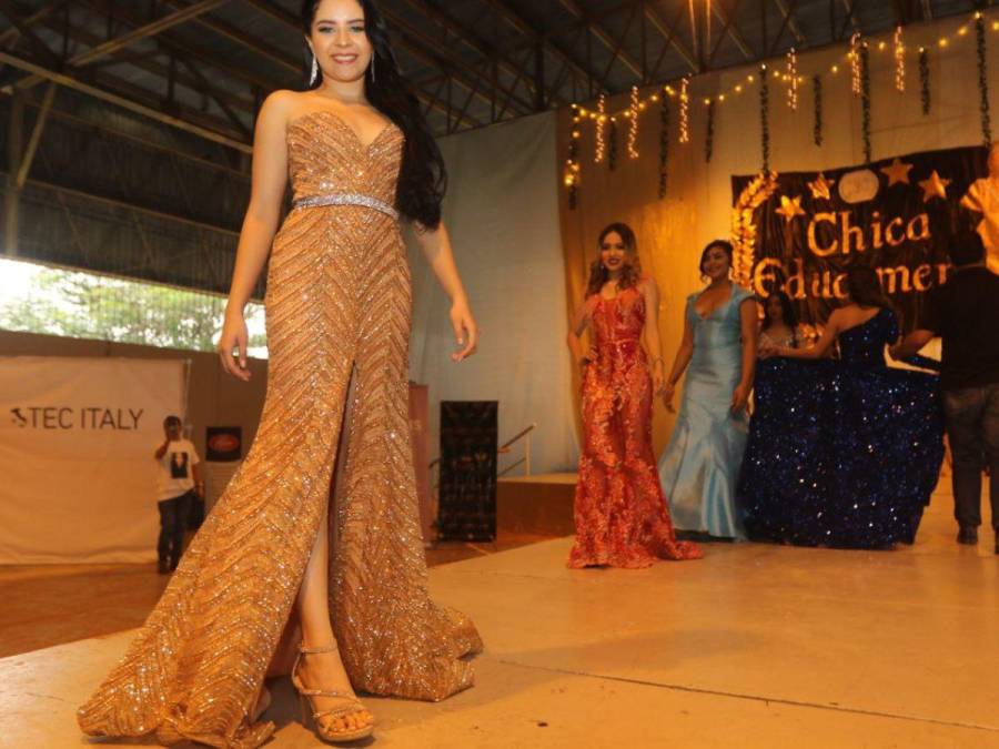 ¡Elegantes! Candidatas a la “Chica del Comercio 2023” derrochan belleza con vestidos de gala