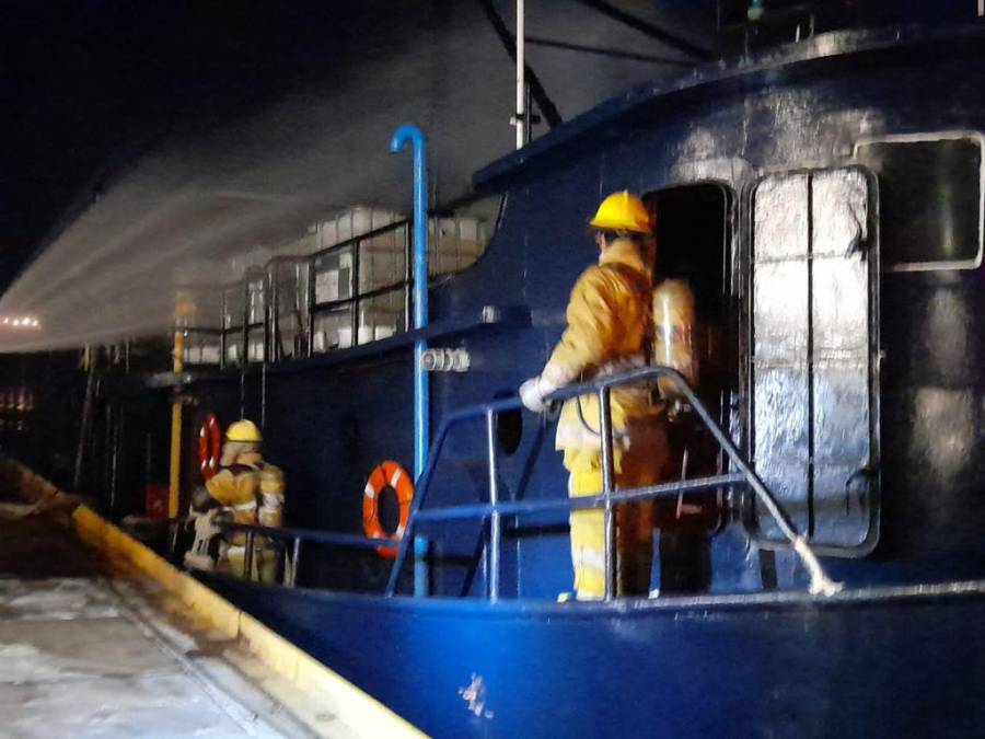 Las imágenes que dejó la explosión de buque de la Fuerza Naval en Puerto Cortés