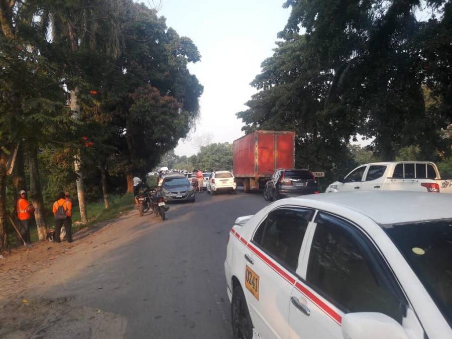 Largas filas, caminatas forzadas y pérdidas deja paro de transporte en varias zonas de Honduras