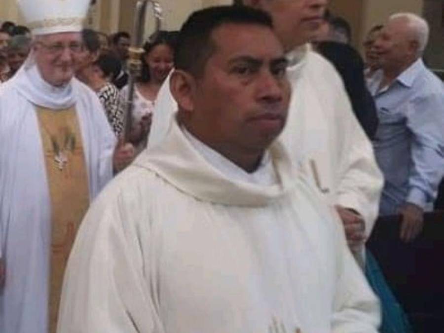 Consternación por la muerte del padre Enrique Vásquez Cálix