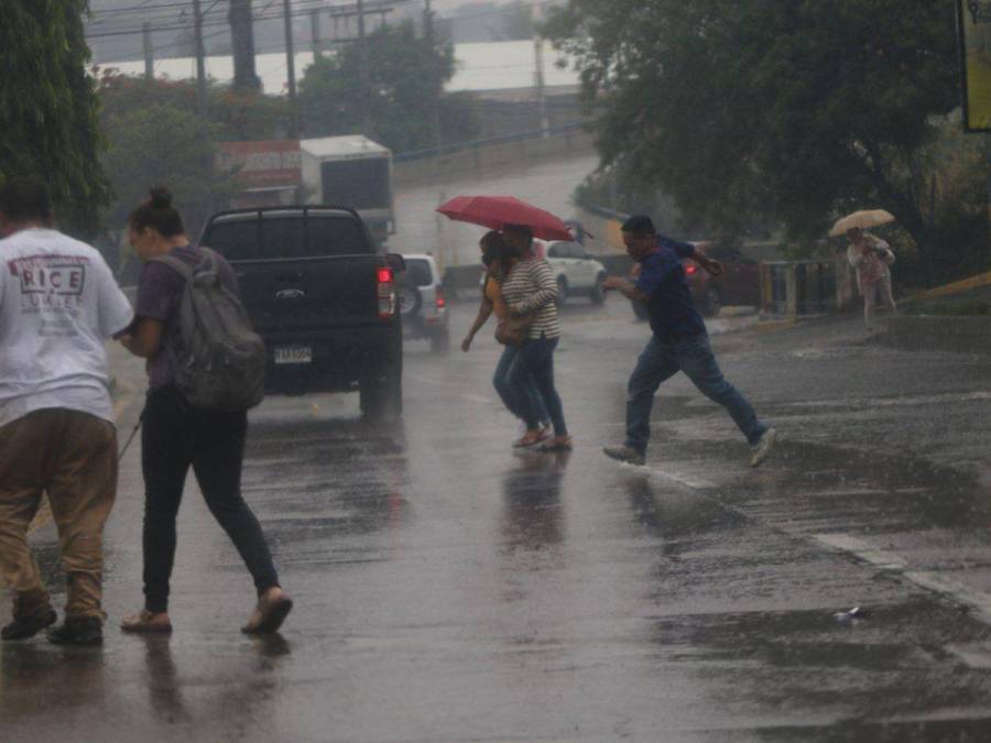 Las imágenes que dejaron las fuertes lluvias este jueves en Tegucigalpa