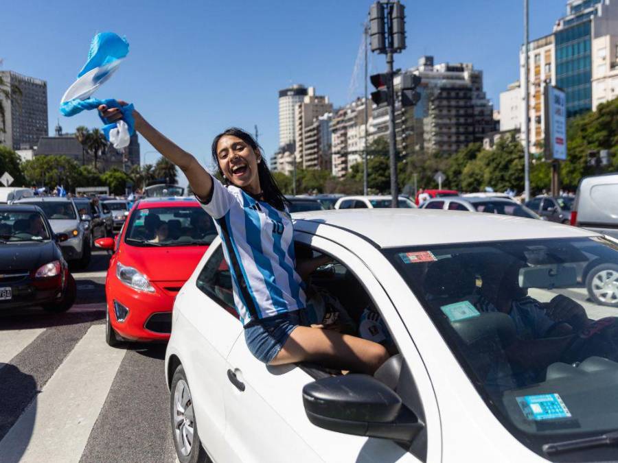 ¡Locura total! Así celebran los argentinos su tercera Copa del Mundo