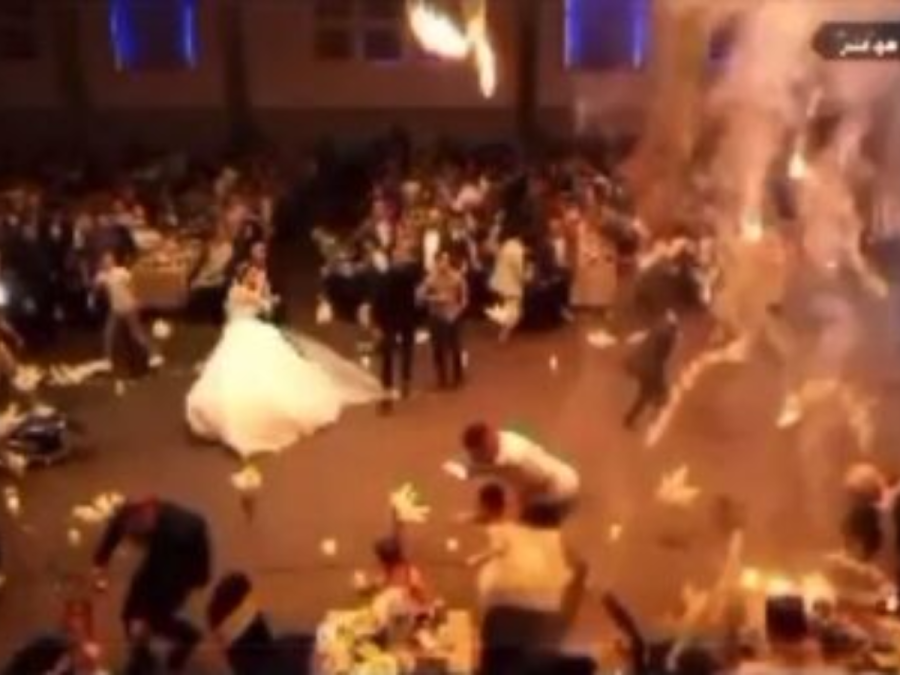Dolor, ira y llanto: trágica boda dejó al menos 100 personas muertas tras incendio en Irak