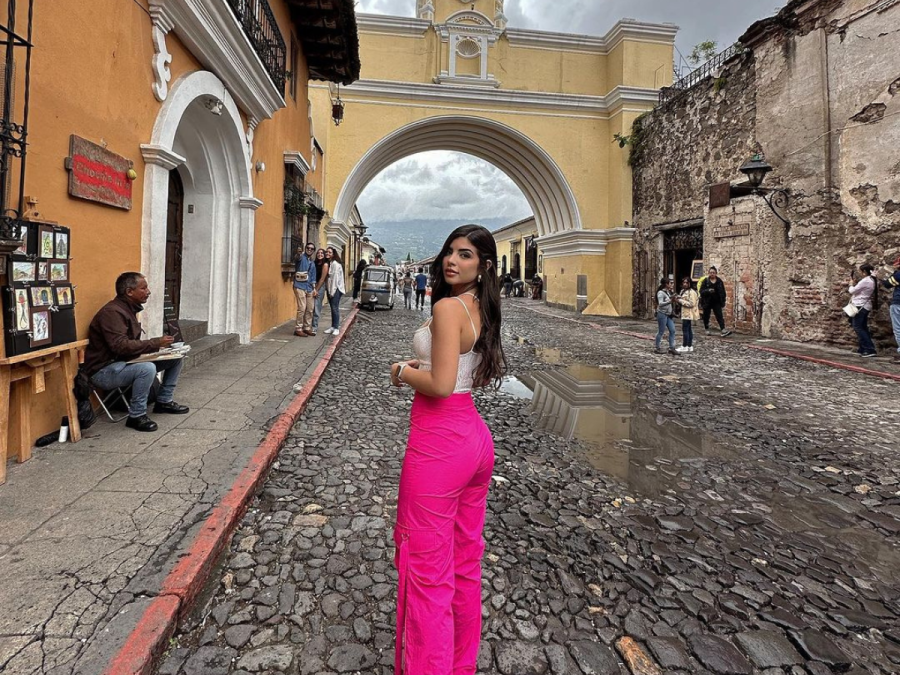 Adriana Daabub, la salvadoreña que deslumbra en redes sociales