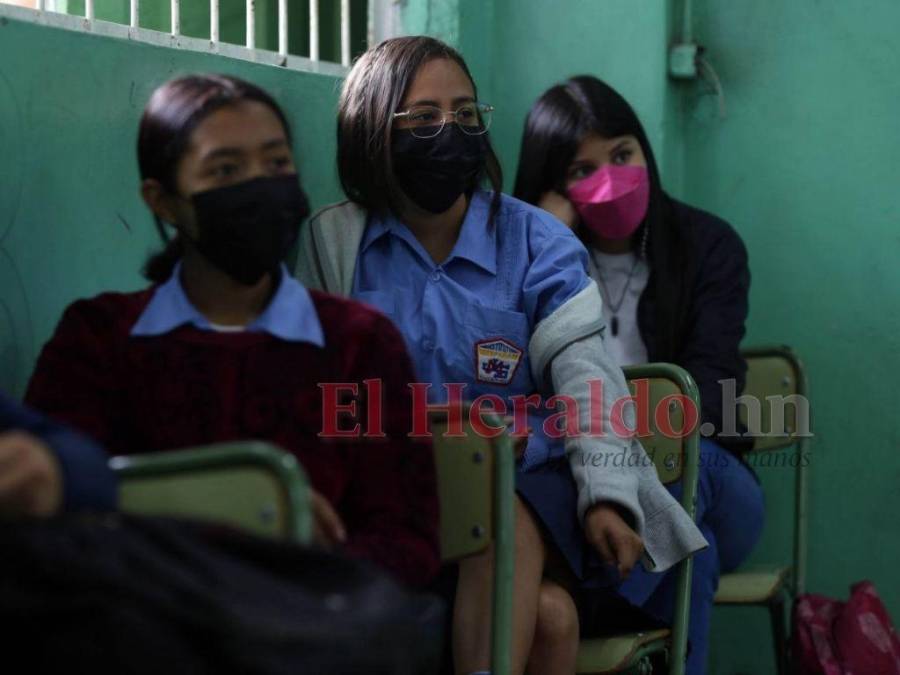 Así se vivió el retorno a clases presenciales en los centros educativos de la capital (Fotos)