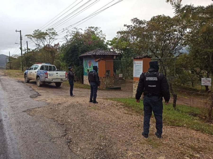 FOTOS: Autoridades resguardan bienes de JOH para evitar saqueos