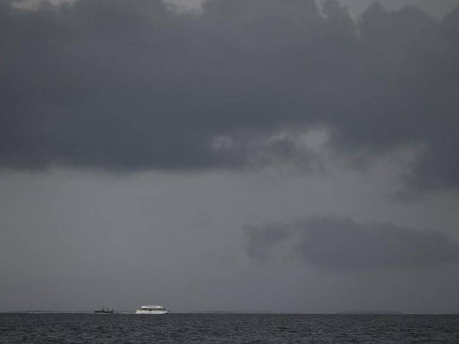 Belice se prepara para embate del huracán Lisa tras su paso por zona insular de Honduras