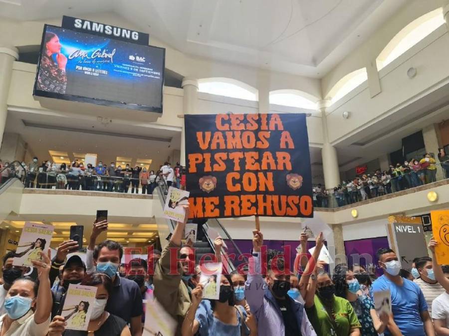 FOTOS: Emoción y apoyo total al recibir a Cesia Sáenz, la “leona de Honduras”, en la capital