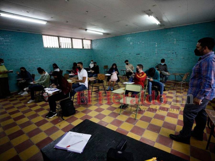 Así se vivió el retorno a clases presenciales en los centros educativos de la capital (Fotos)