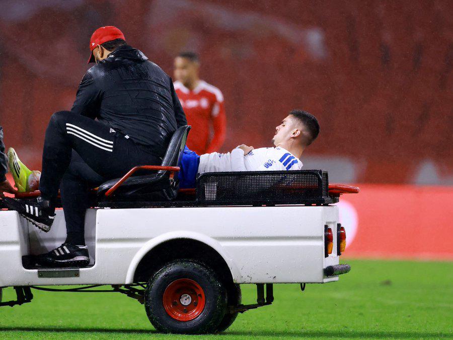 Jugador recibe insólito castigo luego de lesionar a su rival