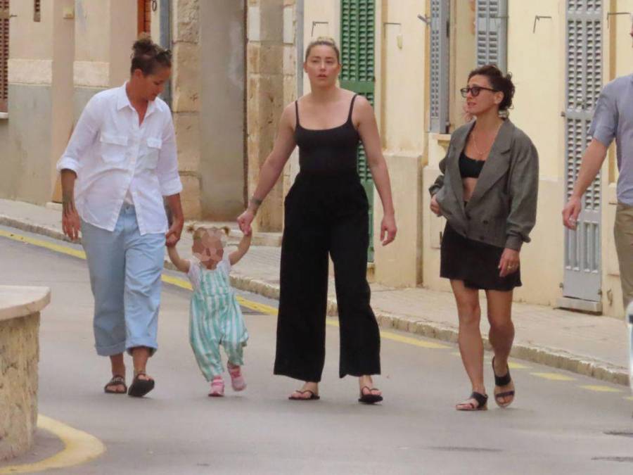 Así vive Amber Heard refugiada en España y con una nueva identidad
