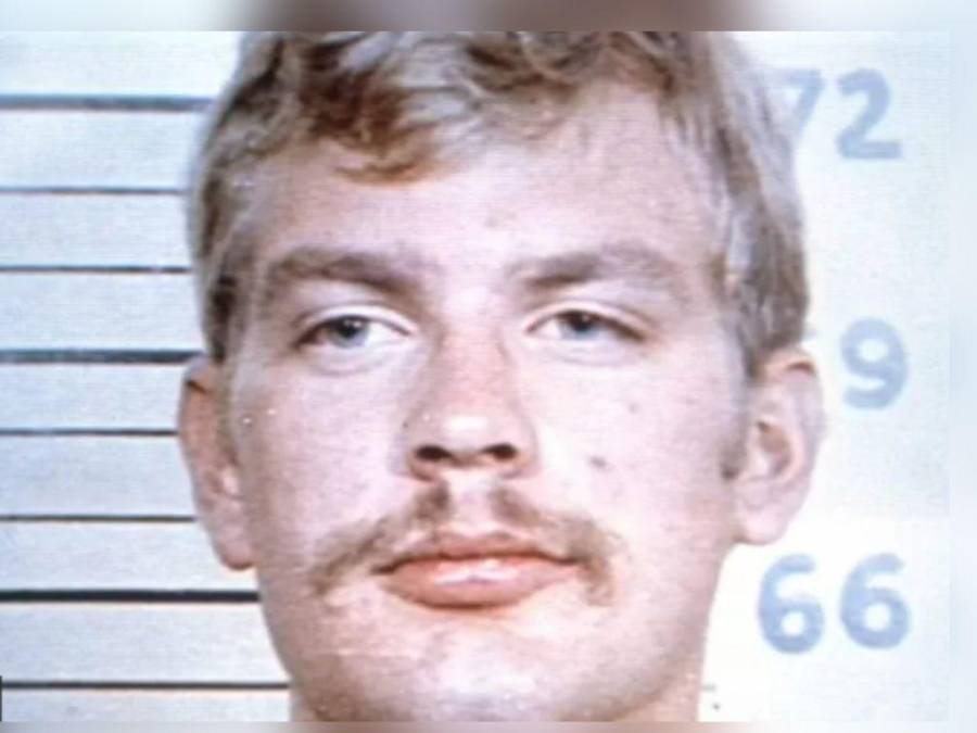 Cómo fueron los últimos días de vida de Jeffrey Dahmer, el asesino serial que sembró el terror en Milwaukee