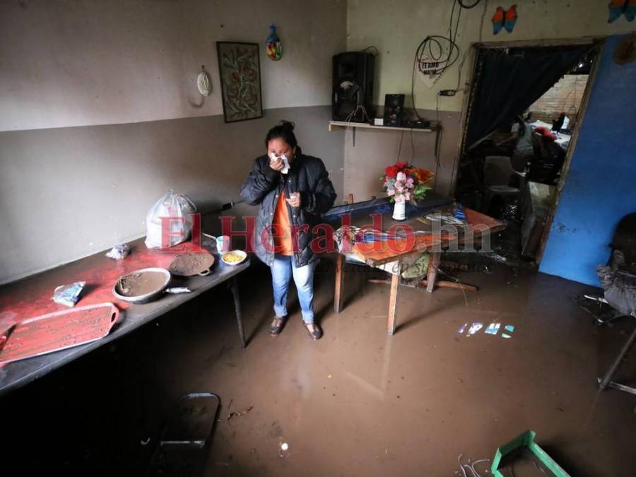 Caos, labores de limpieza y lágrimas dejan lluvias en la capital (Fotos)