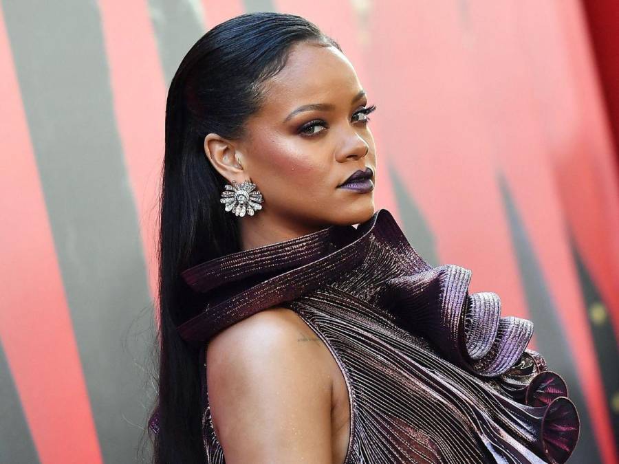 Revelan nueva figura de cera de Rihanna, ¿es mejor que las anteriores?