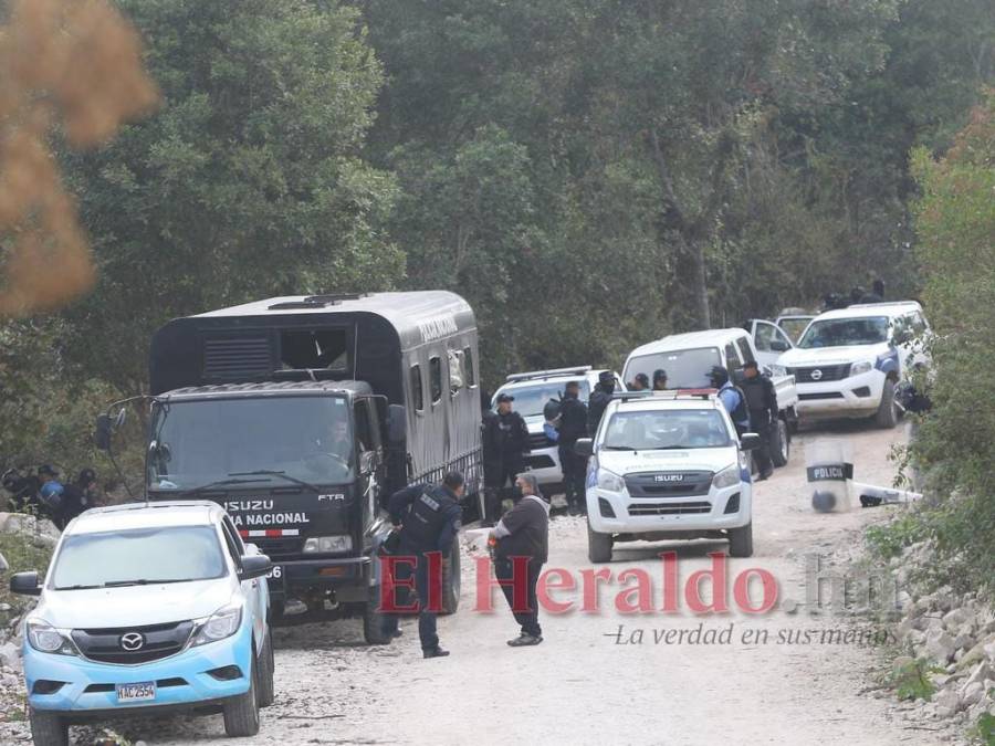 Llanto, confusión y fuerte contingente policial en desalojo a comunidad lenca de Tierras del Padre