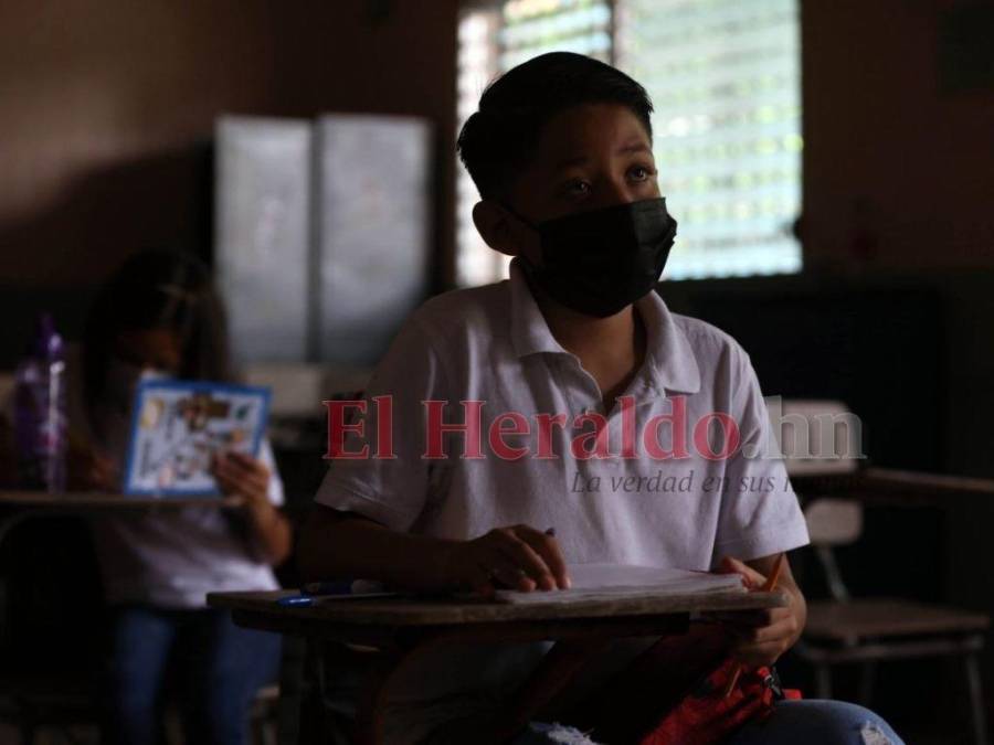 Así se vivió el retorno a clases presenciales en los centros educativos de la capital (Fotos)