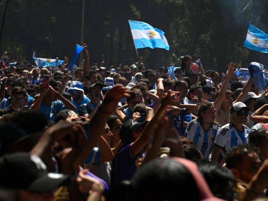 ¡Locura total! Así celebran los argentinos su tercera Copa del Mundo