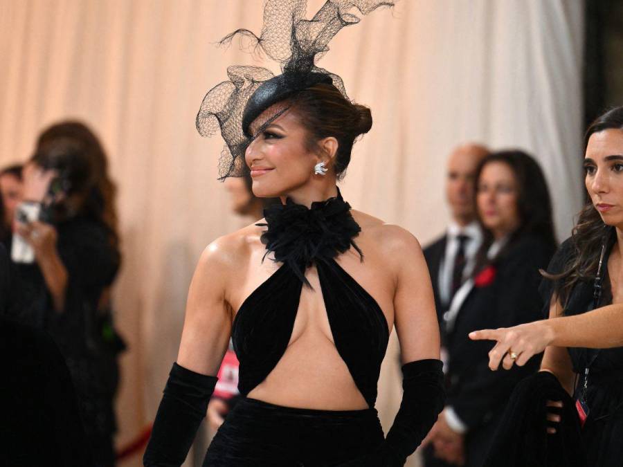 La Gala Met se llena de glamour latino: De Jenna Ortega a Jennifer Lopez