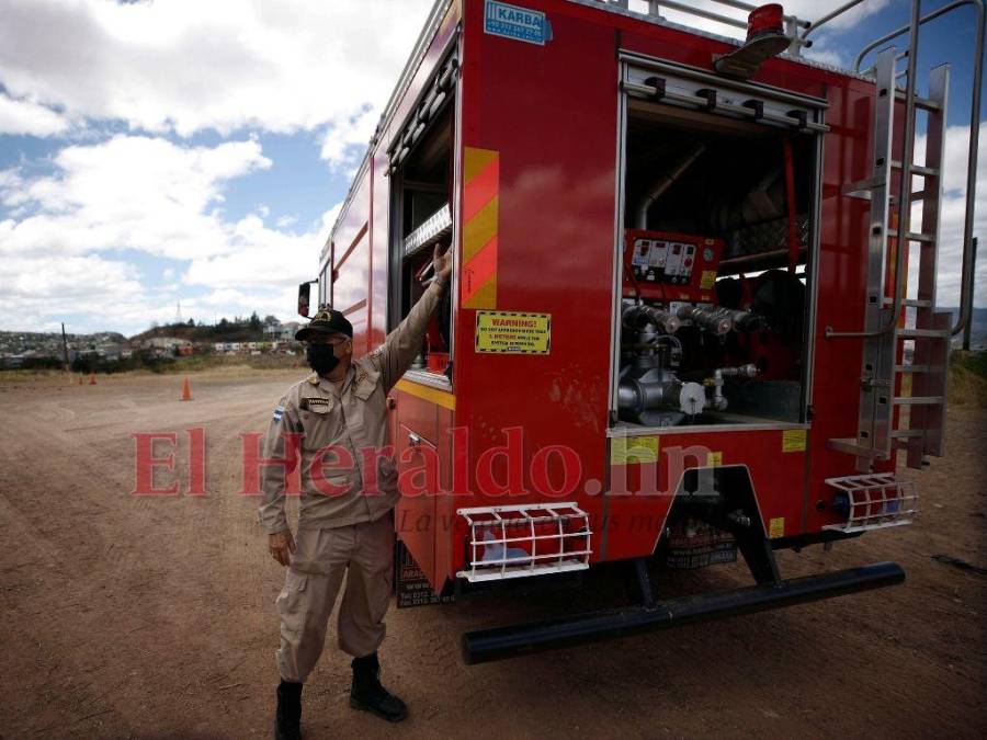 Así son los costosos camiones bomberos: modernos, pero con dificultades para operar