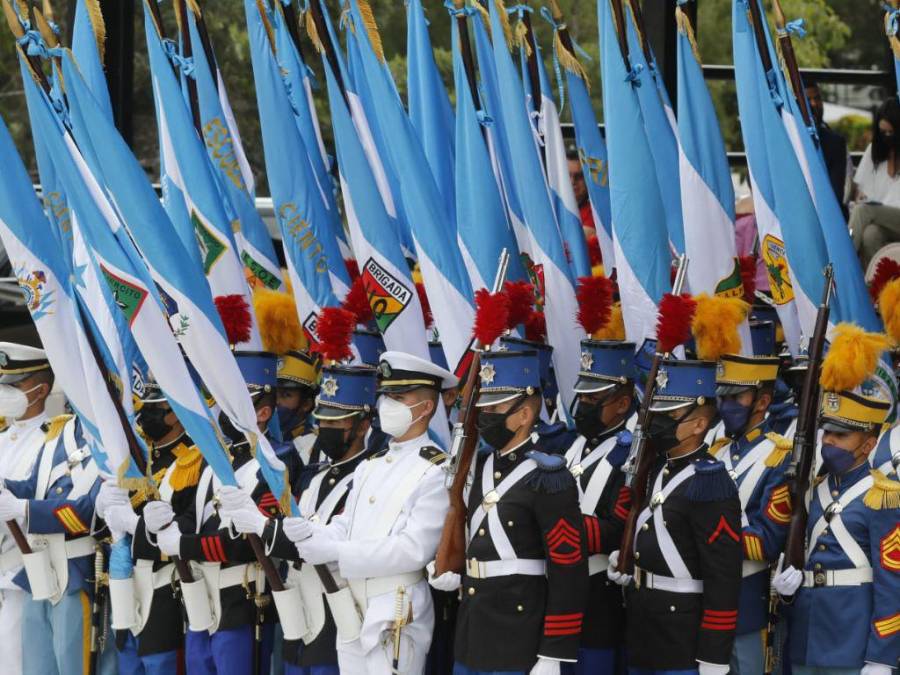 Con ascensos y condecoraciones: Así se llevo a cabo el aniversario del 197 aniversario del Ejército en Honduras