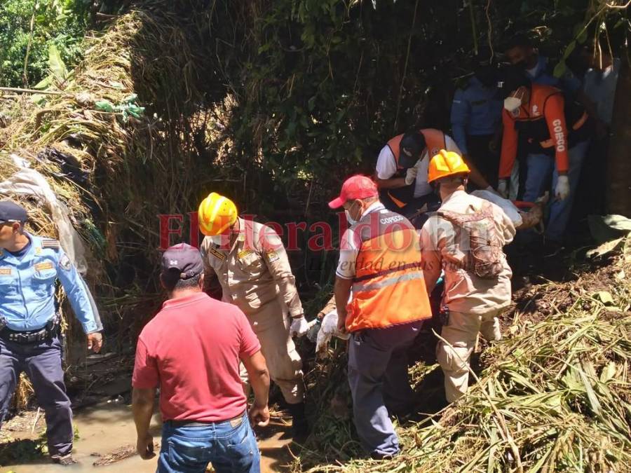 El doloroso rescate de familia que murió ahogada en San Francisco de Yojoa (Fotos)