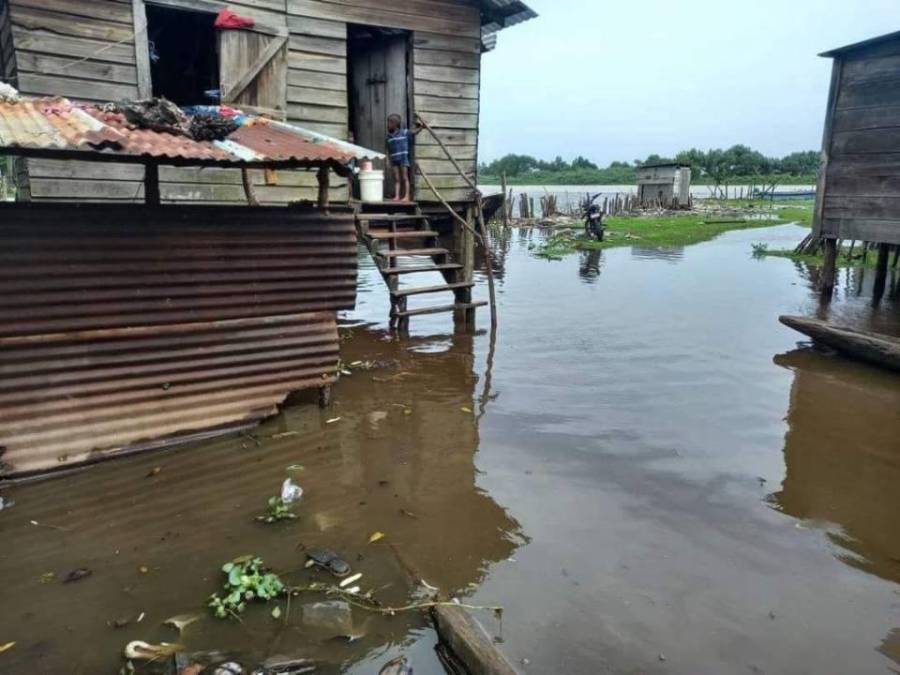 “¿Hay alguien por allí?... ¿Necesitan ayuda?”: Así fueron los tres días devastadores de tormenta Julia en Honduras