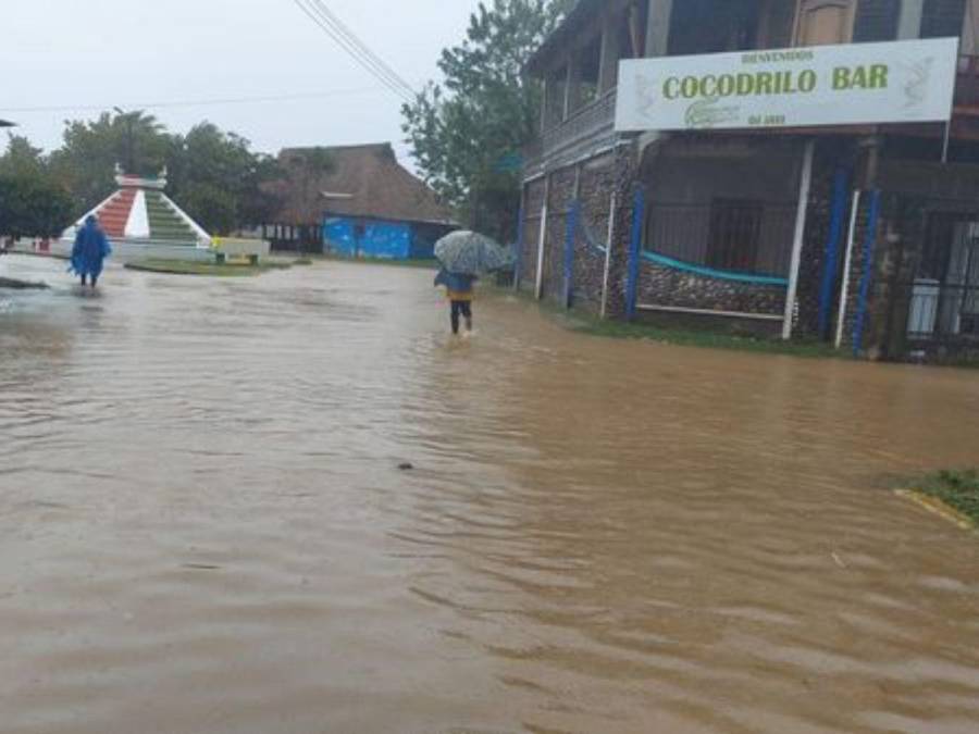 Ríos desbordados e inundaciones: Daños por fuertes lluvias en Atlántida