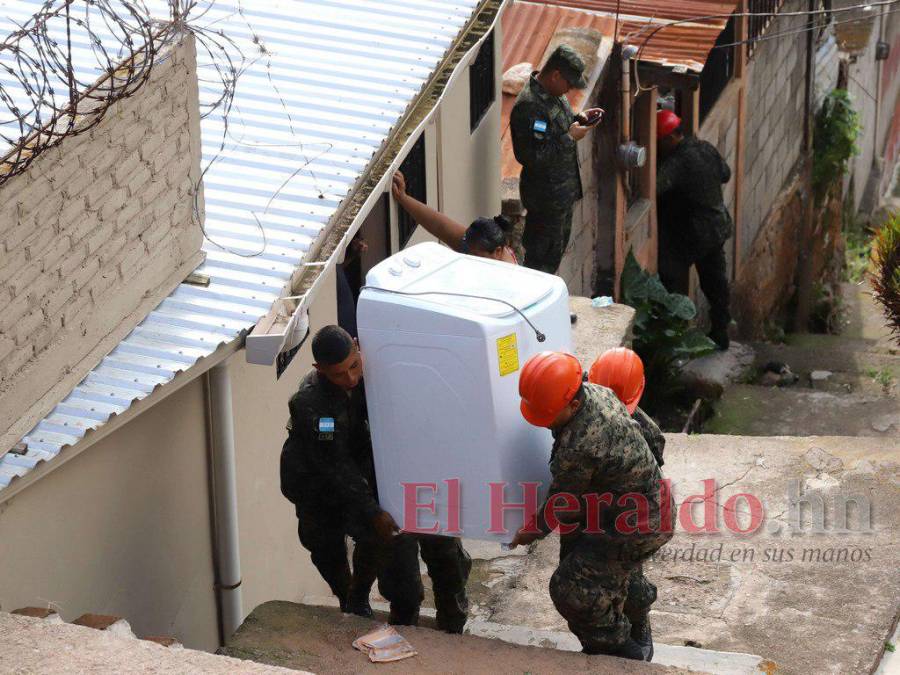 Tristeza, miedo y dolor por abandonar la zona: El drama de vecinos de colonia Guillén tras evacuar la zona de derrumbe