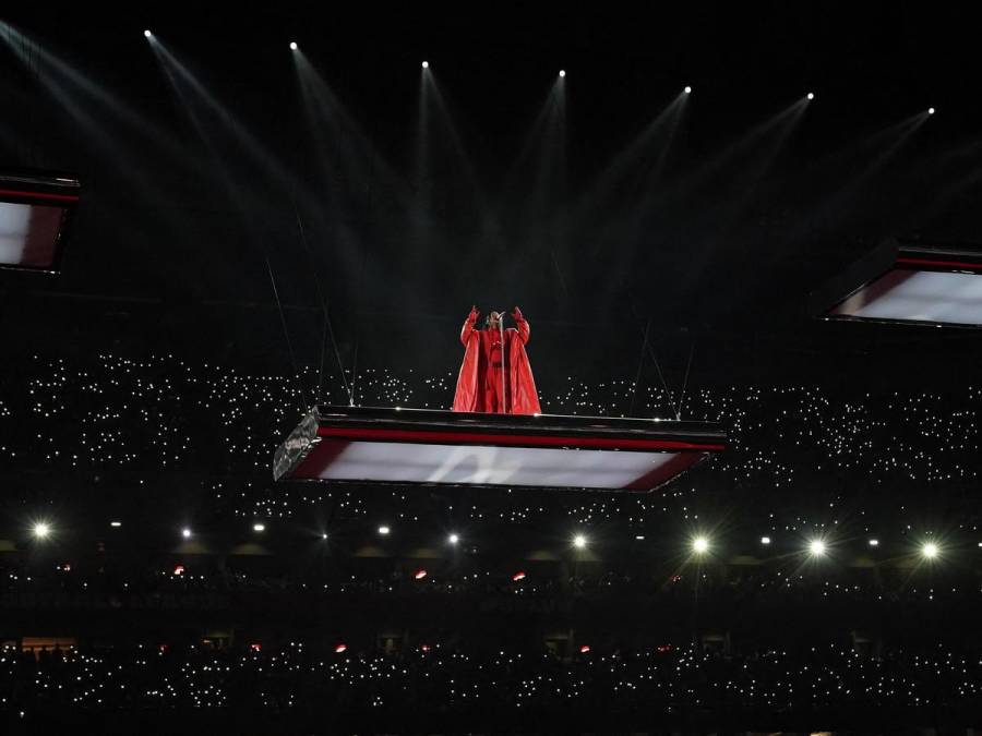 Iluminati y mensajes del Apocalipsis: teorías conspirativas sobre el show de Rihanna en el Super Bowl