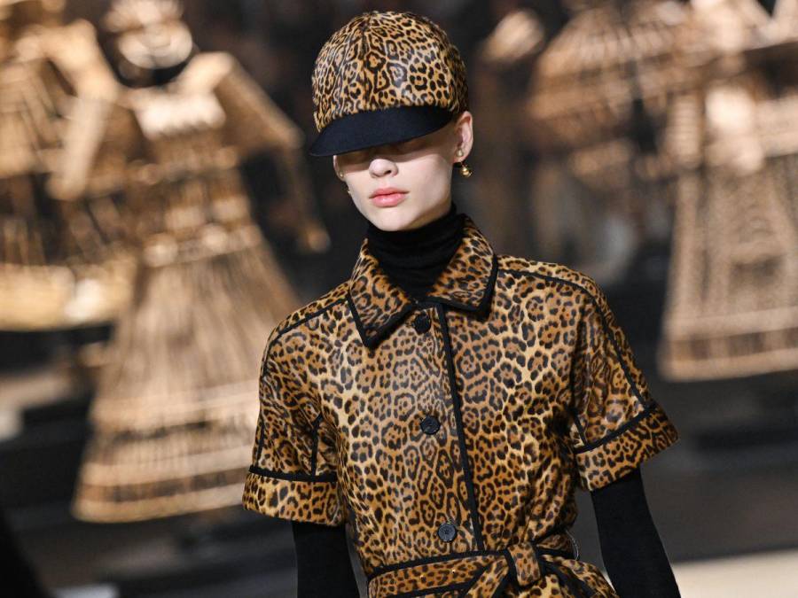 Oda a los años 60 en el desfile Dior de la Semana de la moda femenina