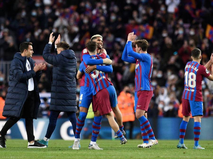 En imágenes: Locura azulgrana y decepción colchonera, así se vivió el Barça-Atleti