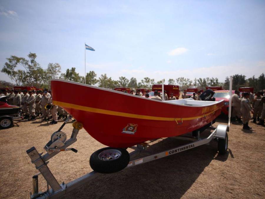 Ambulancias y flota acuática: El Cuerpo de Bomberos se fortalece