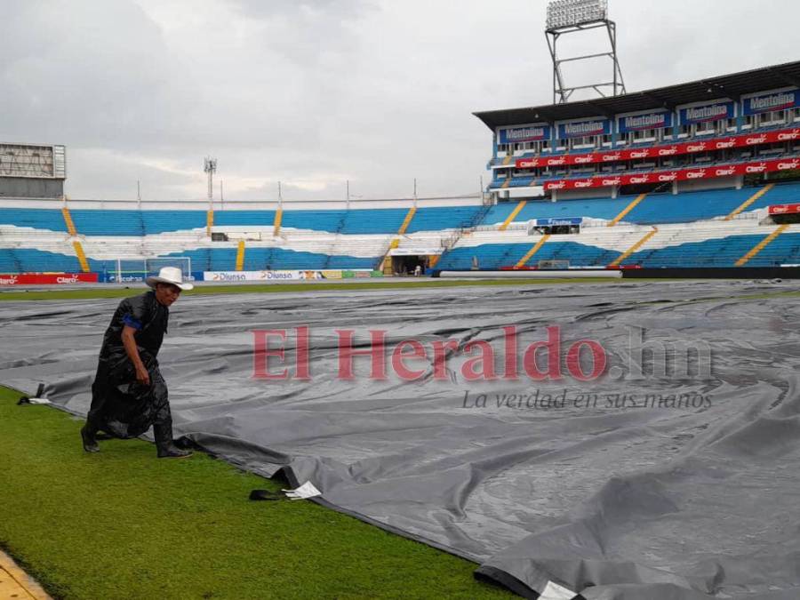 Fuerte lluvia y pocos aficionados: así luce el estadio Olímpico previo al Honduras vs Curazao