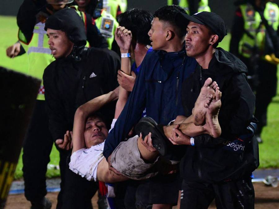 Narran el horror de la estampida que dejó más de 120 muertos en estadio de Indonesia