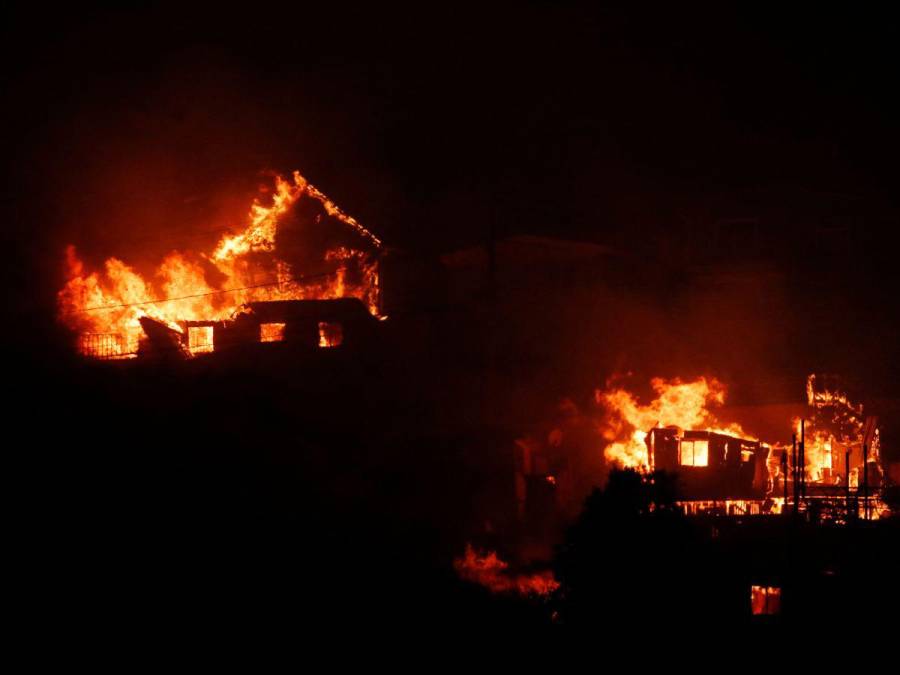 Imágenes del caos infernal que causó incendio forestal en Chile