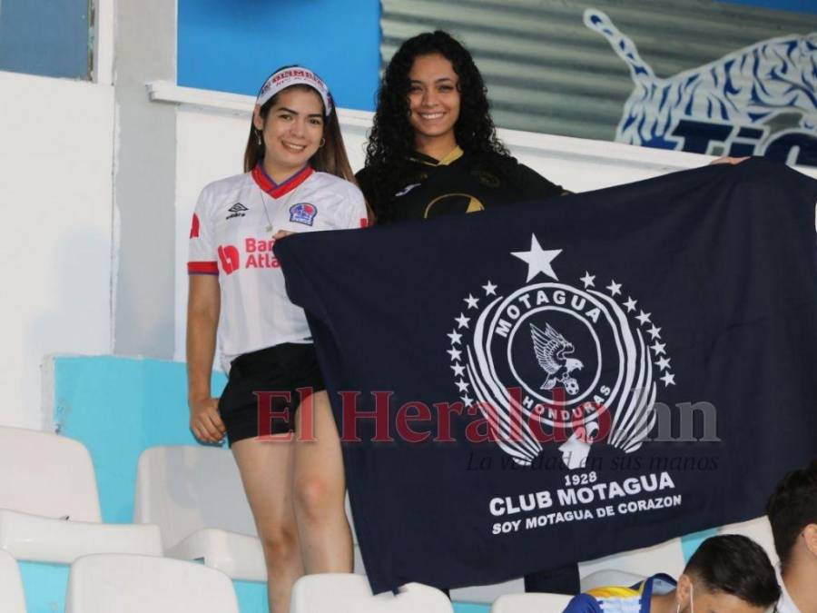 ¡Roban suspiros! Hermosas chicas adornan el Estadio Nacional en el clásico Motagua-Olimpia